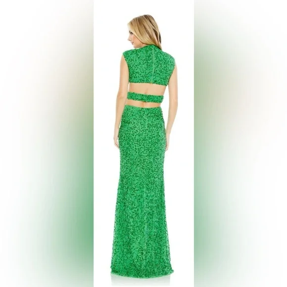 Mac Duggal 10919 NWT Green Sequined Cap Sleeve Plunge Neck Cut Out Gown
